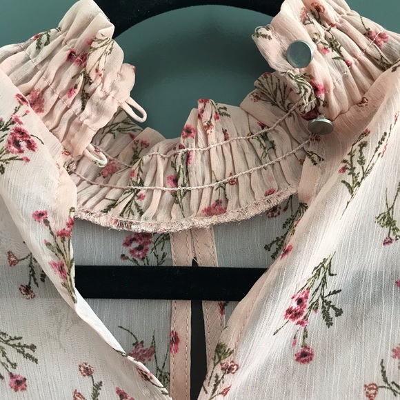 Forever 21 Keyhole Ruffle Blouse - Picture 5 of 6